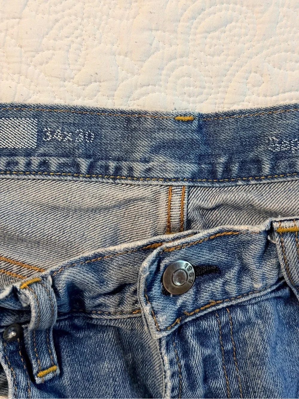 Gap 1969 Easy Fit Jeans | Size 34x30 | Light Wash Denim